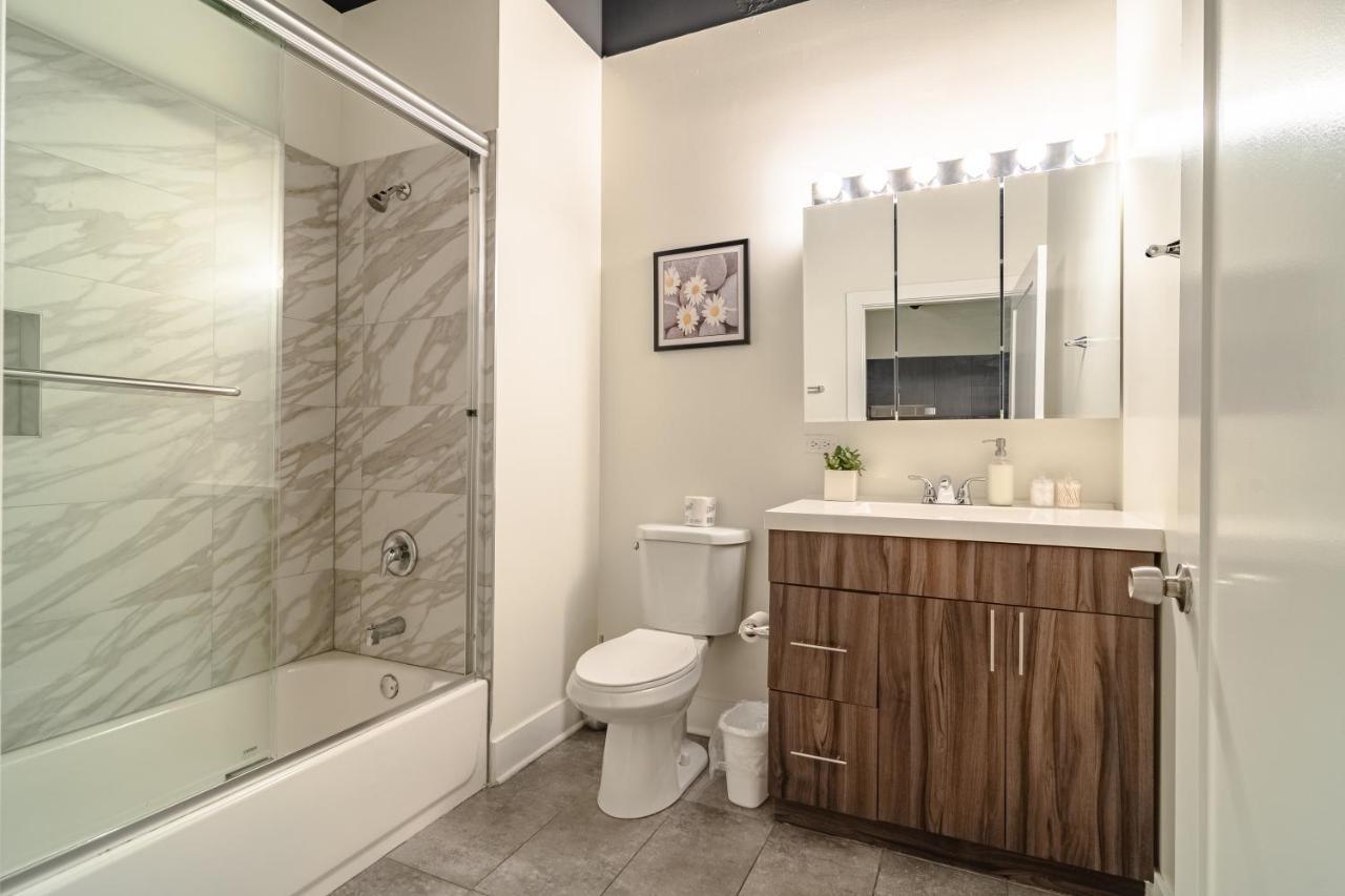 Ideal 3Br Business Or Leisure Rental In Chicago Fully Stocked Kitchen & Fast Internet With Optional Parking Near Soldier Field, Grant Park & Mccormick Place شيكاغو المظهر الخارجي الصورة